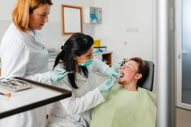 Best Emergency Tooth Extraction in Clinton, MI